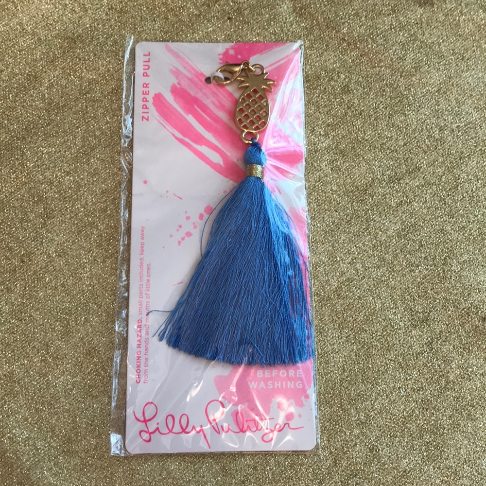 NWT Lilly Pulitzer Pineapple Zipper Pull - Picture 4 of 4